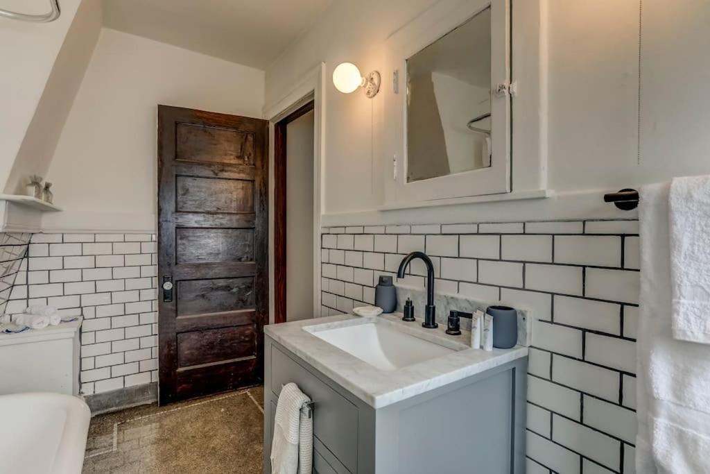Vila Luxe Mid-Century Styled Historic Townhouse #1 Detroit Exteriér fotografie