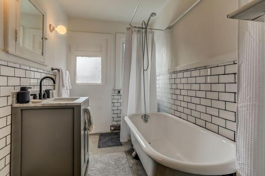 Vila Luxe Mid-Century Styled Historic Townhouse #1 Detroit Exteriér fotografie